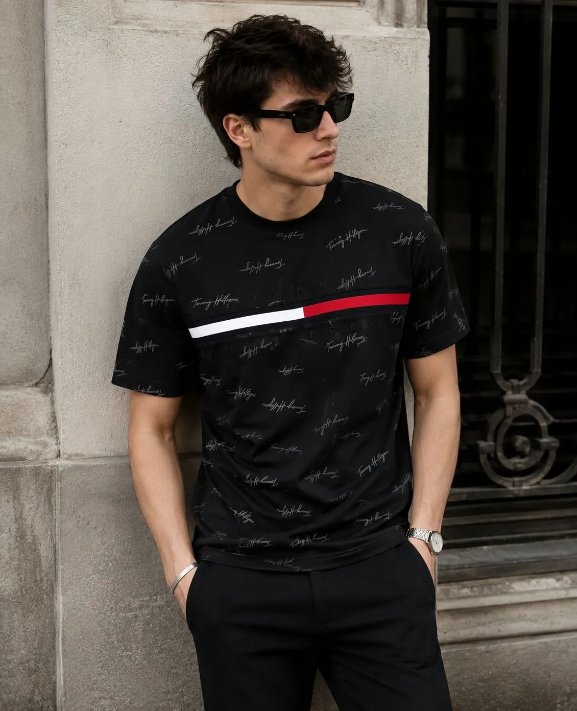 Tommy Hilfiger Negra Monograma